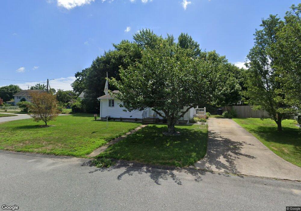 8 Hoyt St, Warwick, RI 02886 - photo 1