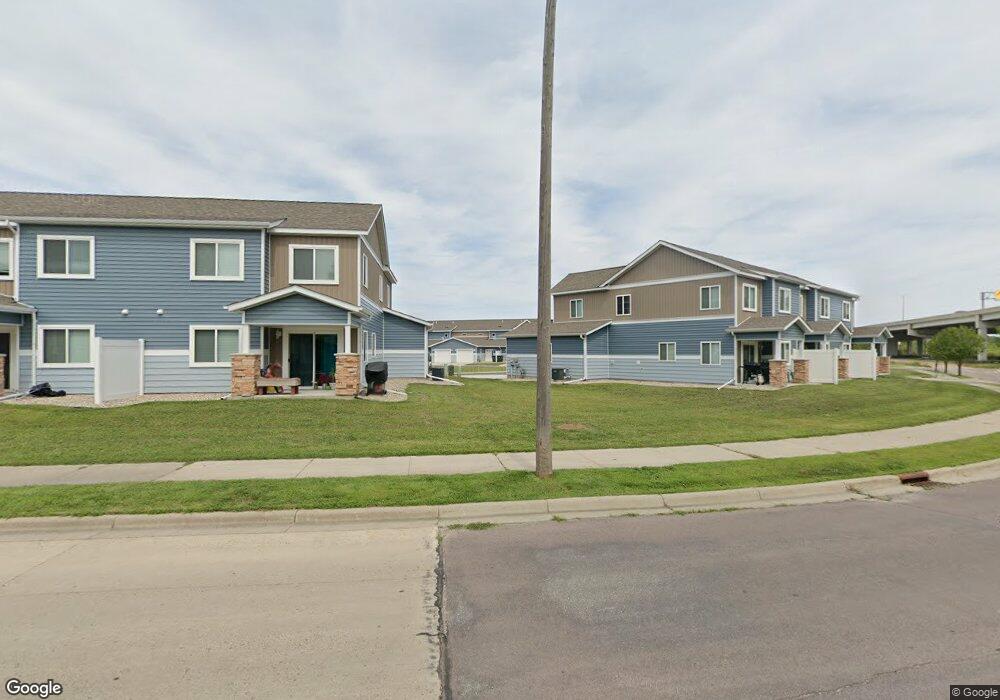 272 Mound Ave, Mankato, MN 56001 - photo 1