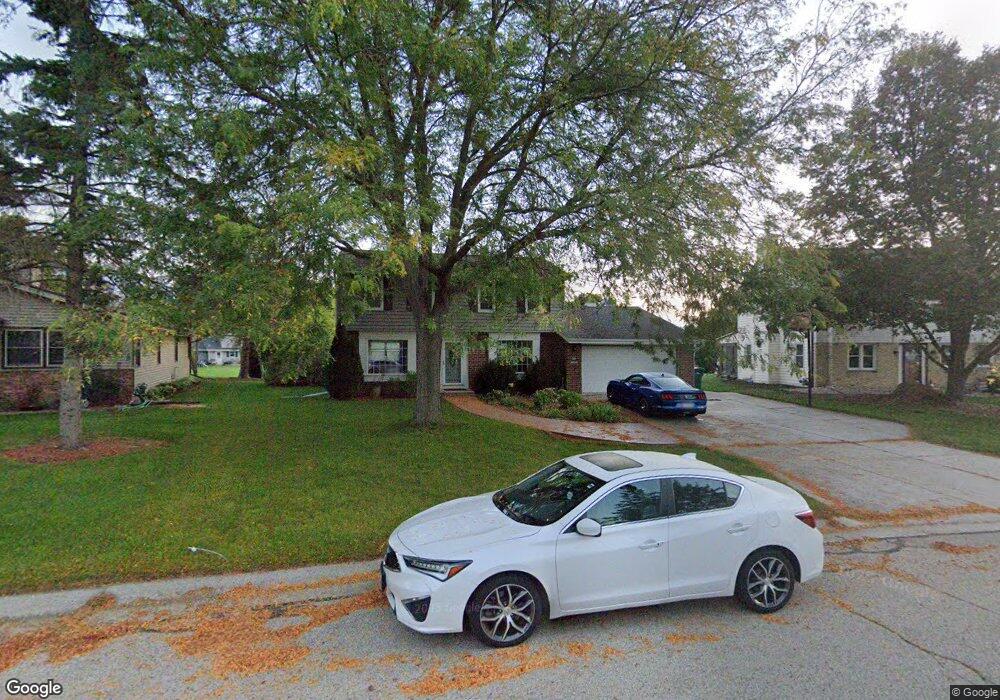 N78W15498 Old Gate Rd, Menomonee Falls, WI 53051 - photo 1