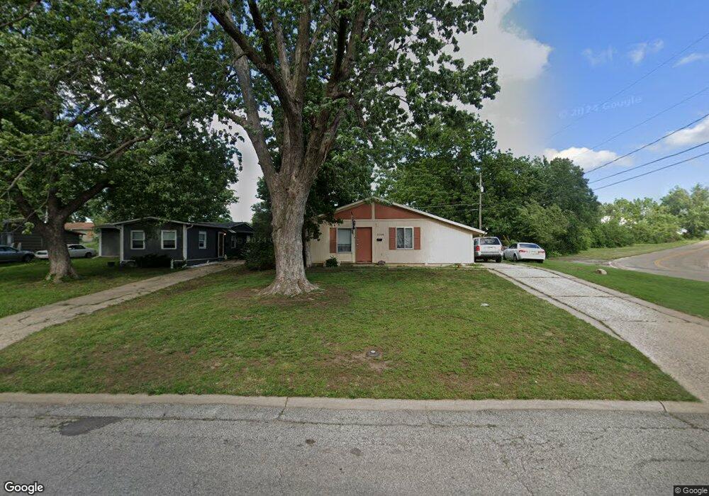3208 SW Central Park Ave, Topeka, KS 66611 - photo 1