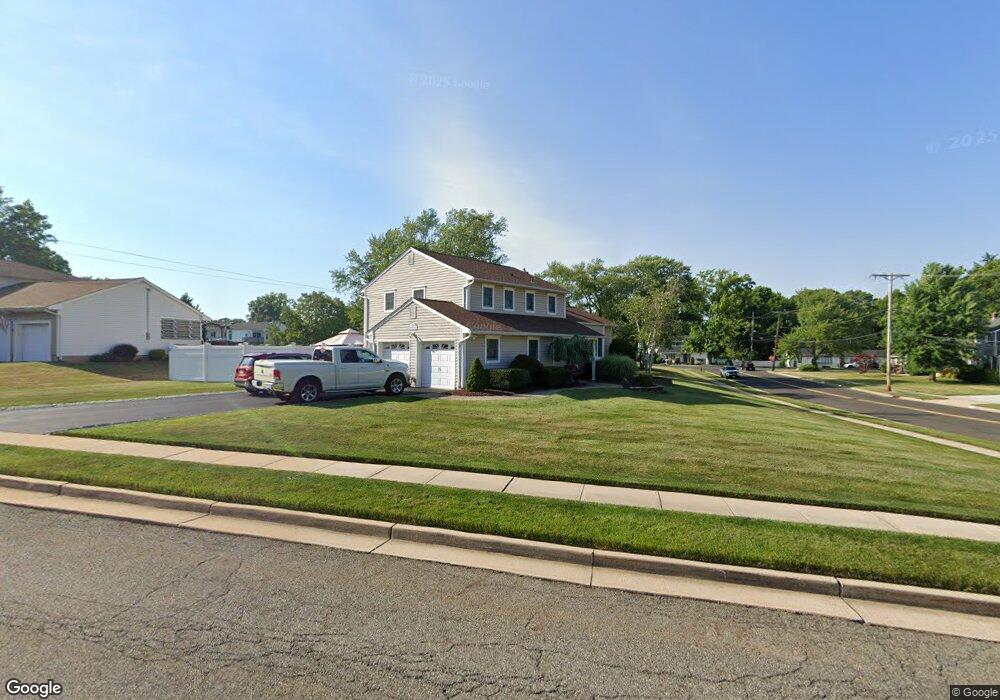 25 Mohawk Dr, Matawan, NJ 07747 - photo 1