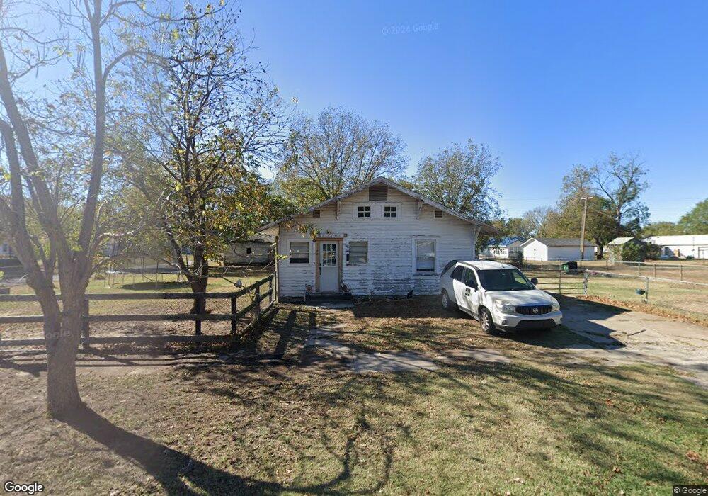 1102 N Collins Ave, Okmulgee, OK 74447 - photo 1