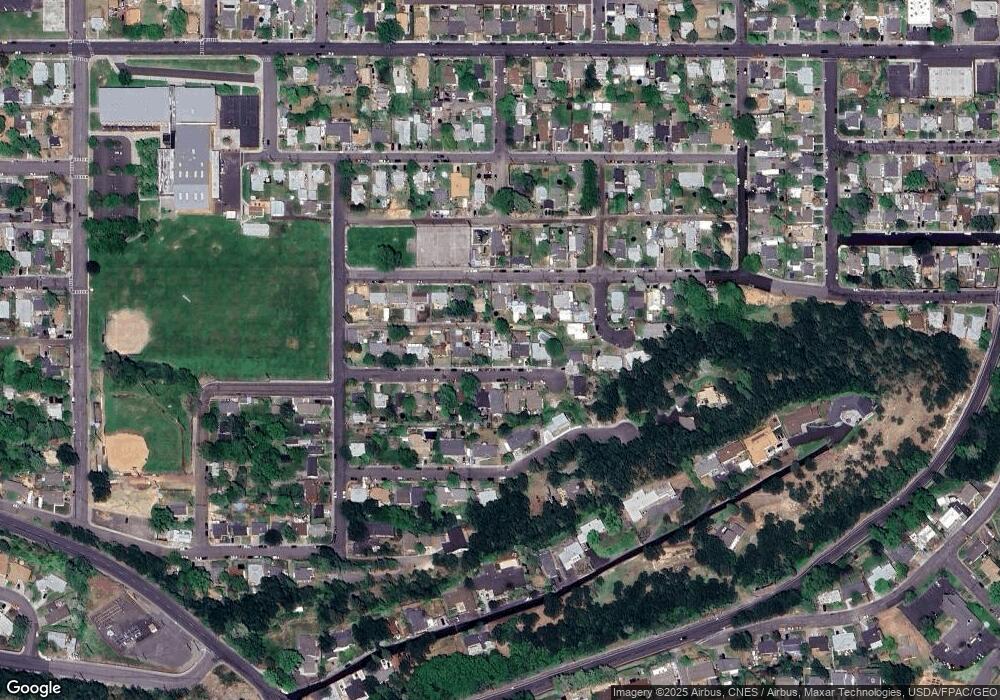 1411 E 15th St, the Dalles, OR 97058 - photo 1