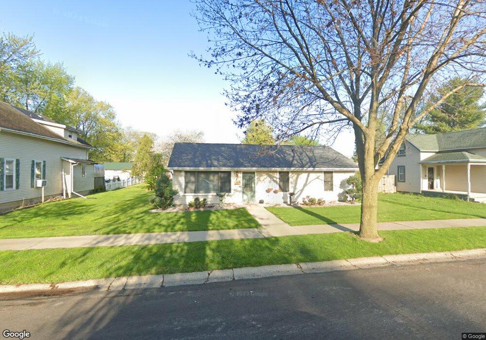 717 Phillip St, Auburn, IN 46706 - photo 1