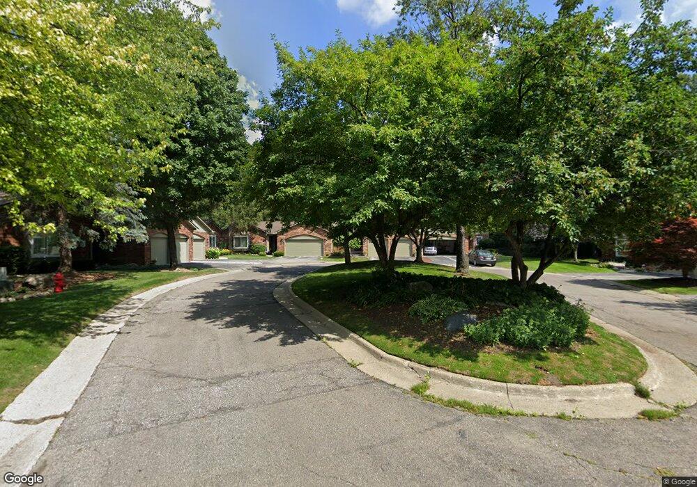 5560 N Adams Way unit 33, Bloomfield Township, MI 48302 - photo 1