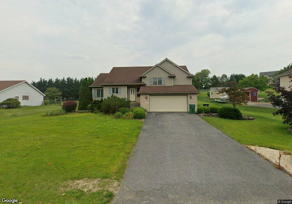 129 Buckingham Dr, Chambersburg, PA 17201 - photo 1