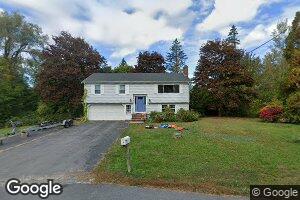 9 Carriage Rd, Cumberland Foreside, ME 04110