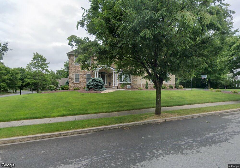 553 Churchill Ln, Allentown, PA 18106 - photo 1