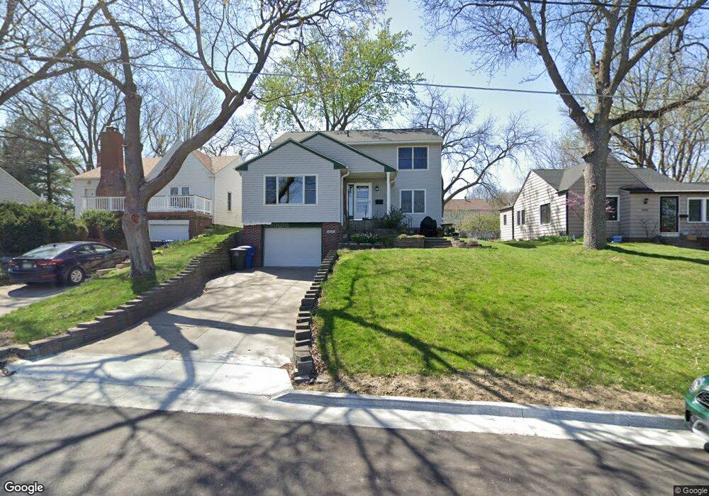 1620 37th St, Des Moines, IA 50310 - photo 1