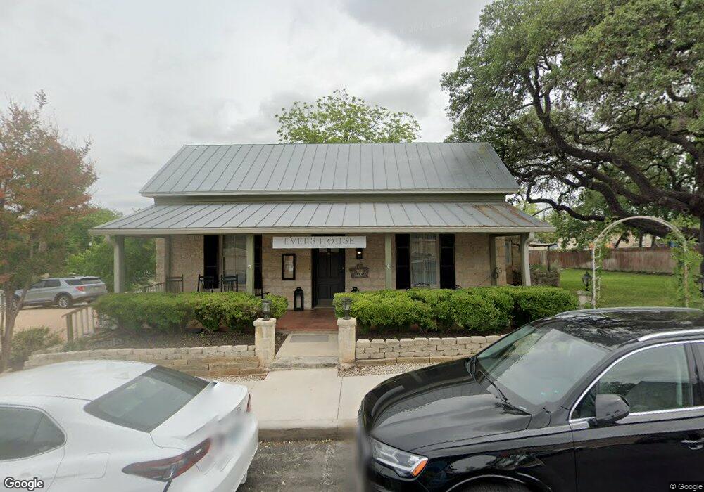 107 N Washington St, Fredericksburg, TX 78624 - photo 1