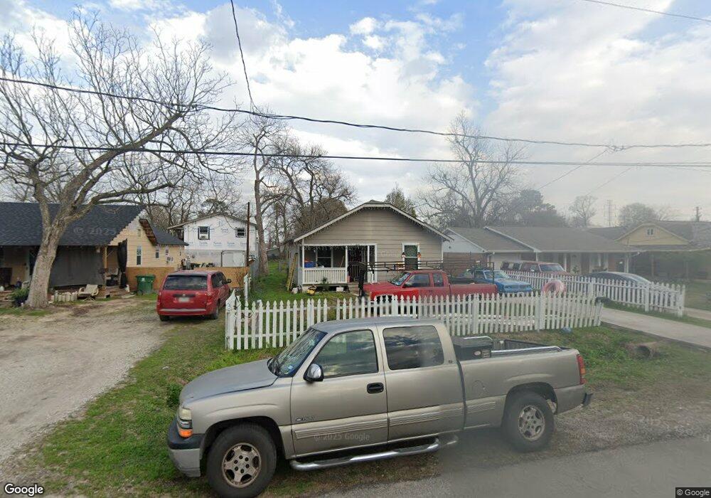 6814 Roswell St, Houston, TX 77022 - photo 1