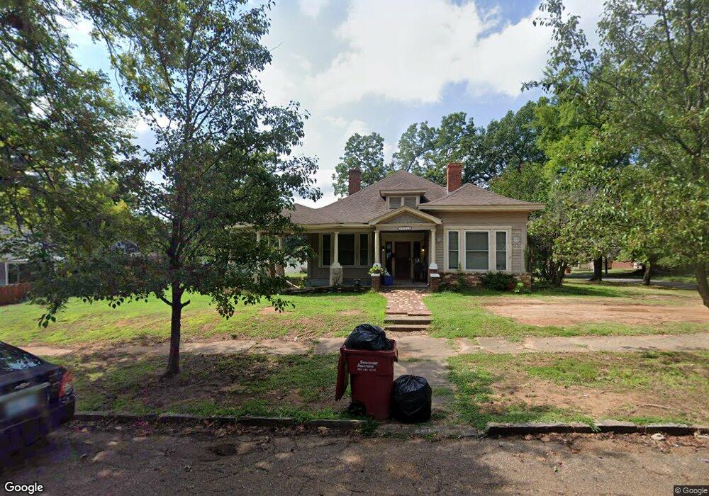 402 E Lowery St, Hugo, OK 74743 - photo 1