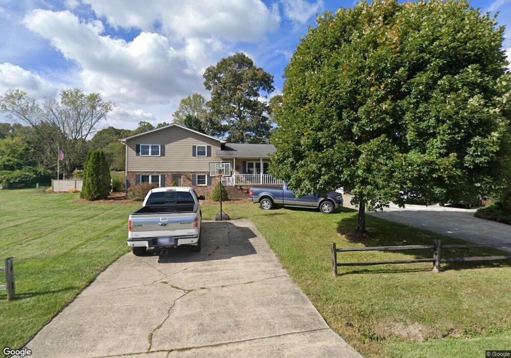 101 Whispering Hills Dr, Hendersonville, NC 28792 - photo 1