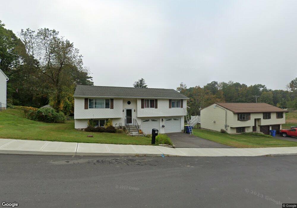 18 Dana Dr, Waterbury, CT 06706 - photo 1