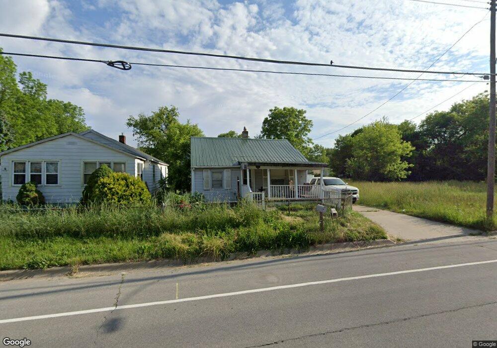 1436 W Carpenter Rd, Flint, MI 48505 - photo 1