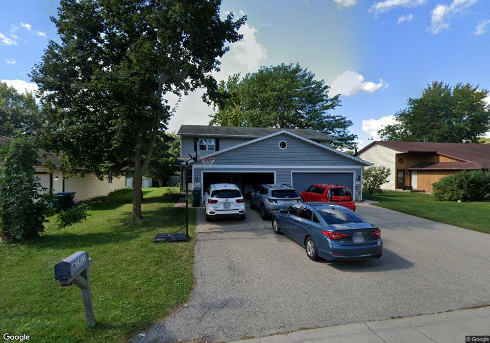 1911 N Whitney Dr, Appleton, WI 54914 - photo 1