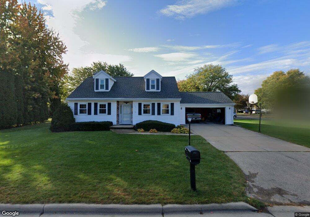 1929 W Roberts Ave, Appleton, WI 54914 - photo 1