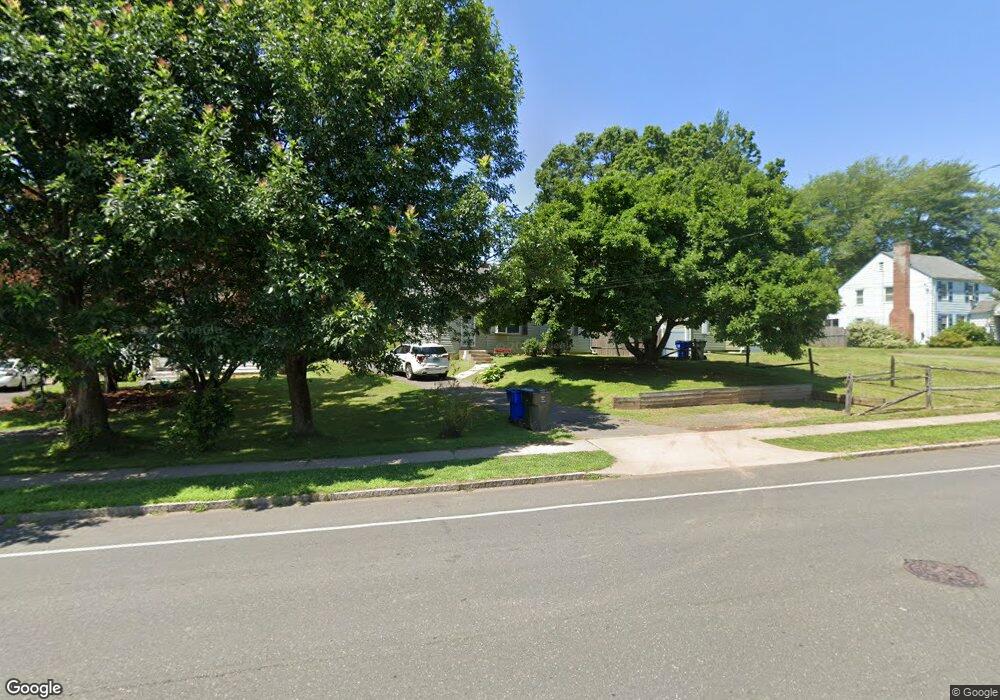 809 Quaker Ln S, West Hartford, CT 06110 - photo 1