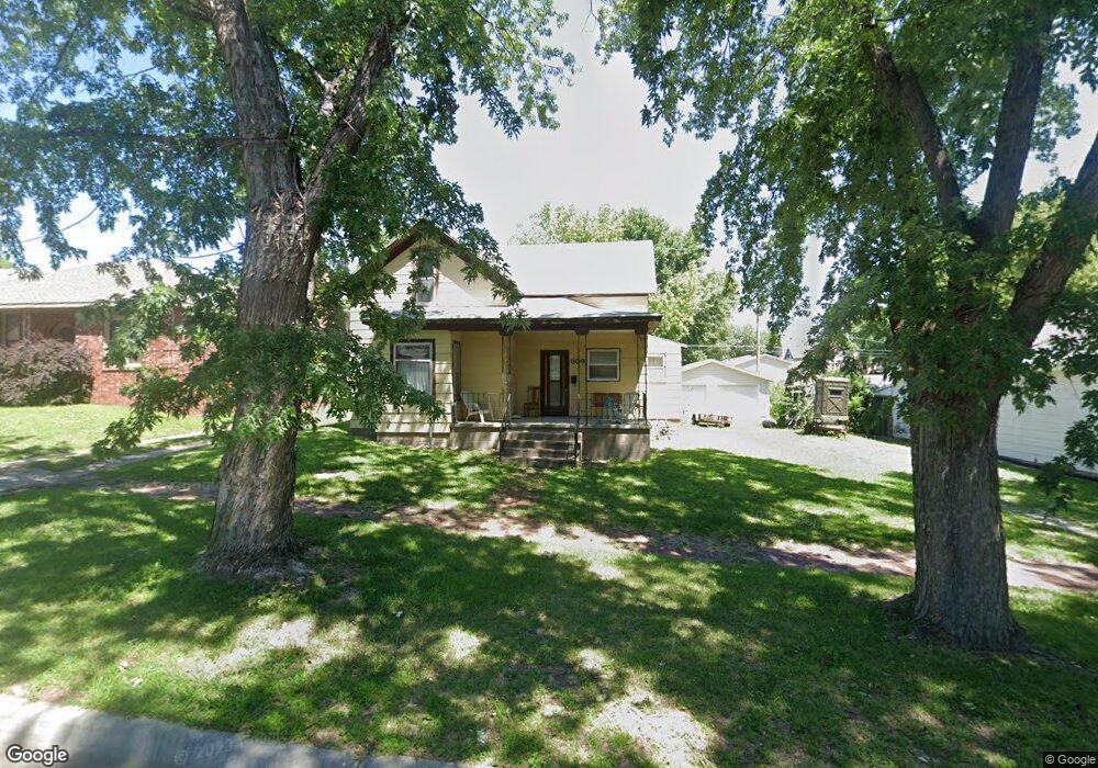 609 W 7th St, Concordia, KS 66901 - photo 1