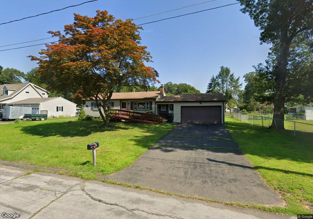 8 Hughes Ln, Windsor Locks, CT 06096 - photo 1