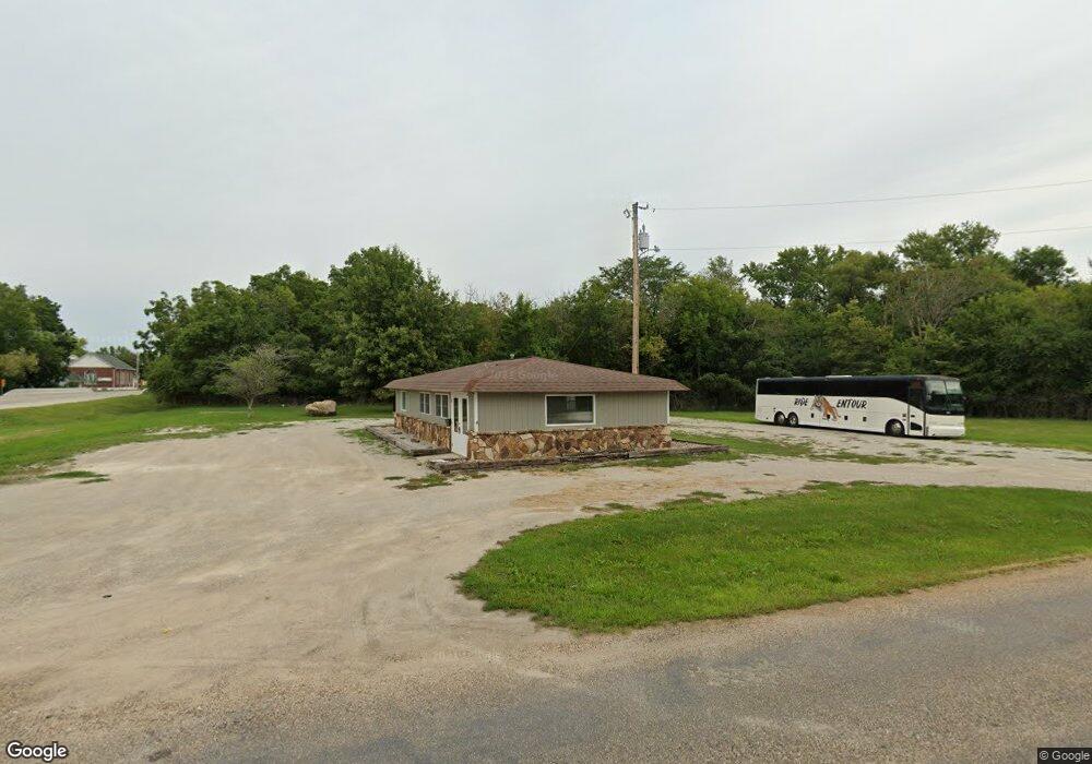 600 Franklin St, Center Point, IA 52213 - photo 1