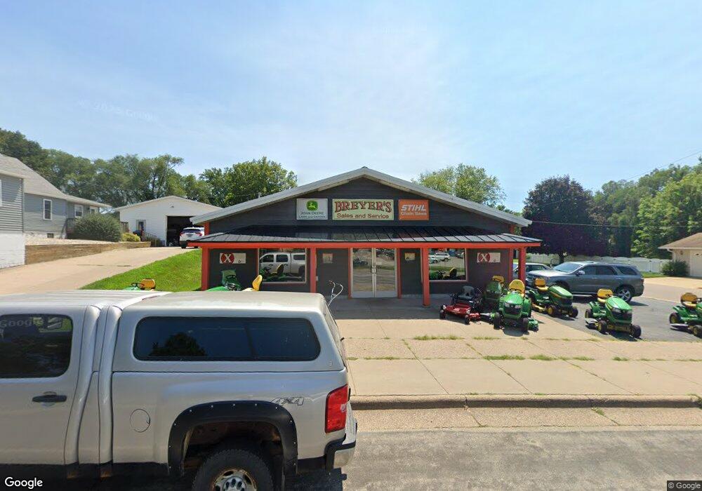 523 S 7th St, La Crescent, MN 55947 - photo 1