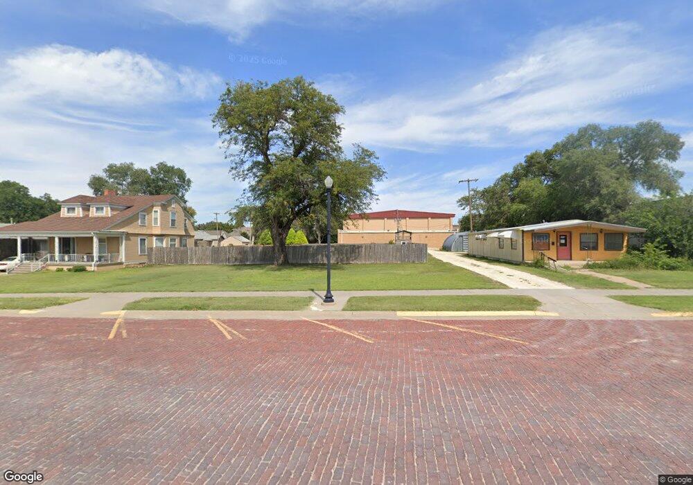 218 W Main St, Osborne, KS 67473 - photo 1