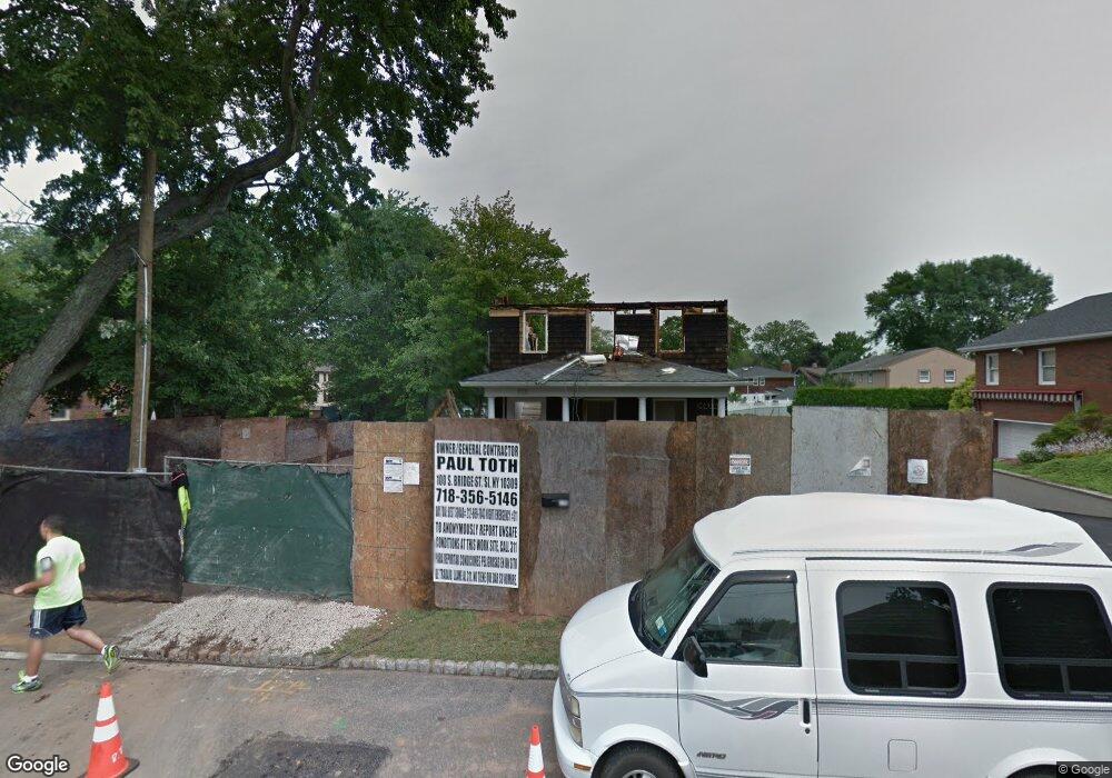 175 W Cedarview Ave, Staten Island, NY 10306 - photo 1