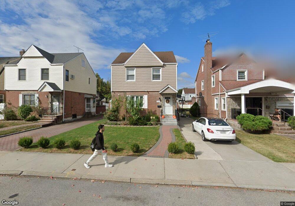 7524 174th St, Fresh Meadows, NY 11366 - photo 1