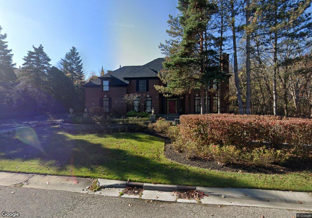 6728 Minnow Pond Dr, West Bloomfield, MI 48322 - photo 1