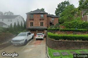 36 Valley View Rd, Great Neck, NY 11021
