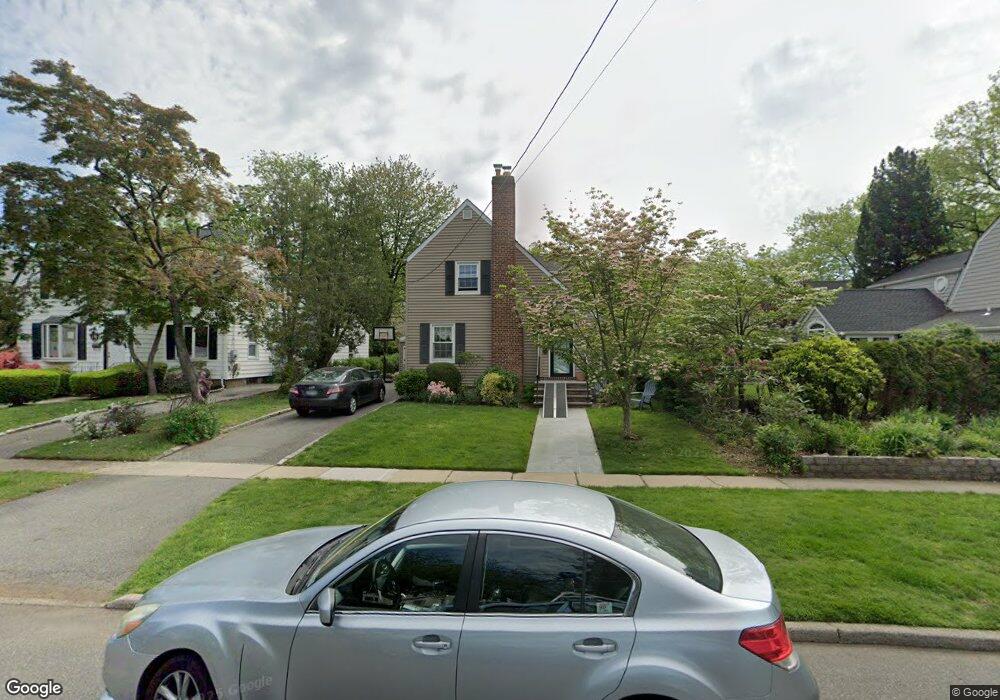 38 Dover Pkwy, Garden City, NY 11530 - photo 1