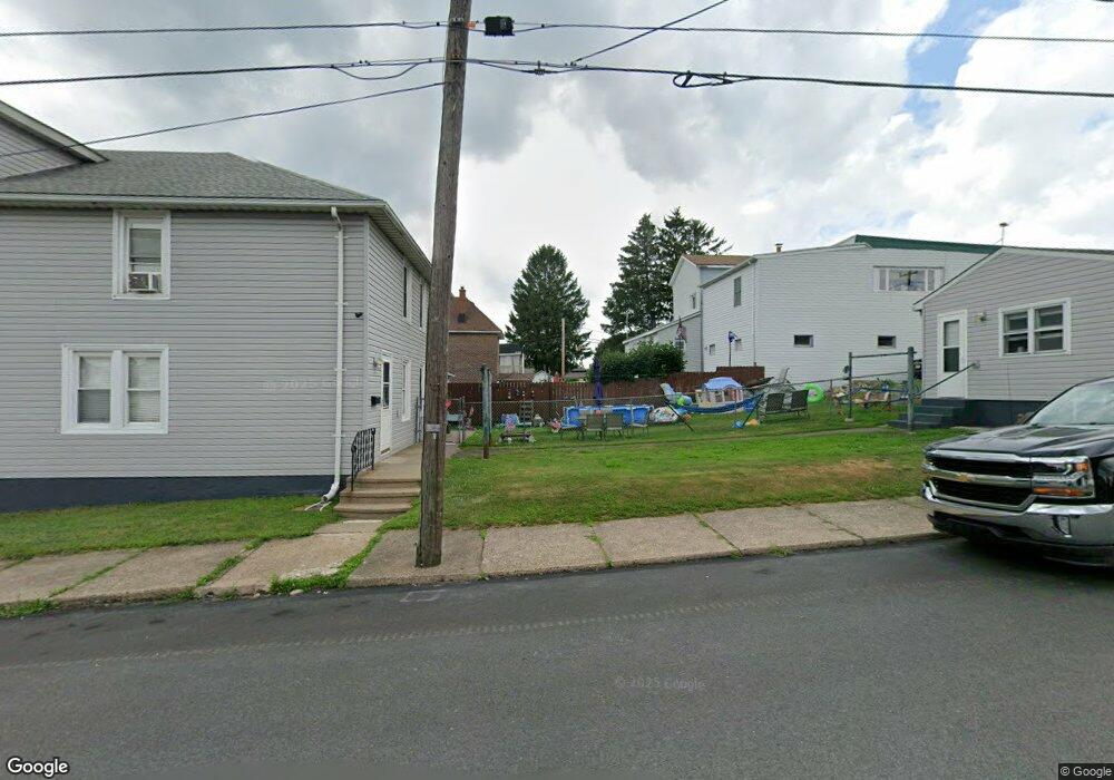 203 W Sherman St, McAdoo, PA 18237 - photo 1