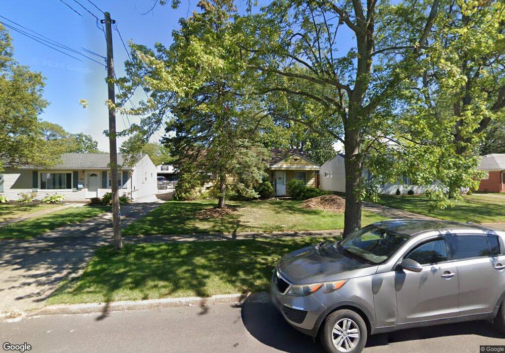 301 Lynne Dr, Sheffield Lake, OH 44054 - photo 1