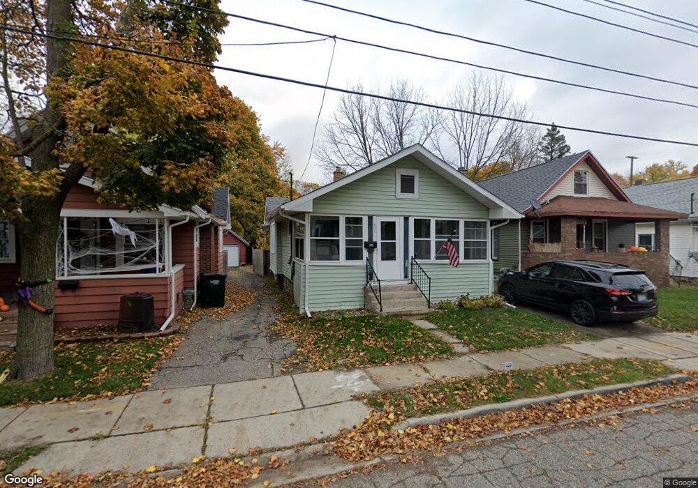 531 Woodrow Ave, Lansing, MI 48910 - photo 1