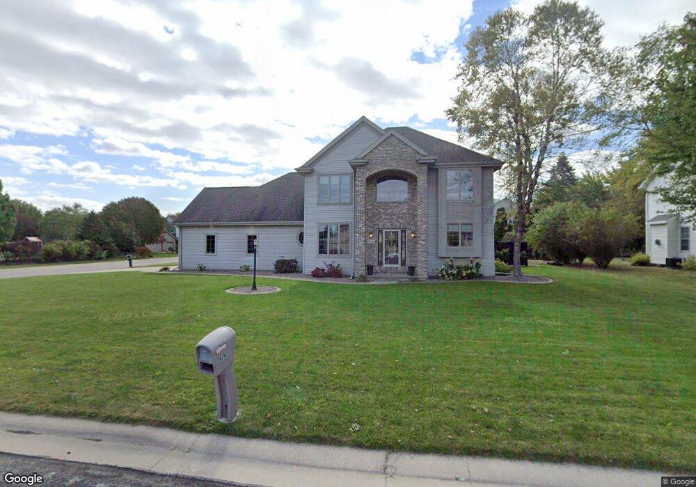 W5981 Strawflower Dr, Appleton, WI 54915 - photo 1