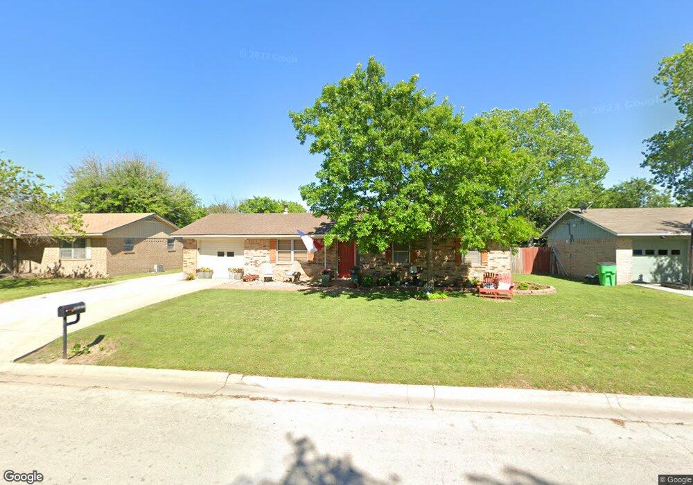 1110 Kent Dr, Gainesville, TX 76240 - photo 1