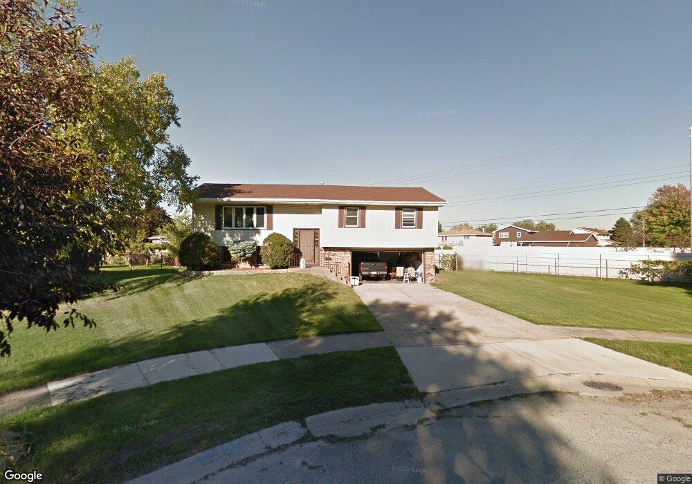 826 Jackson Ct, Dyer, IN 46311 - photo 1