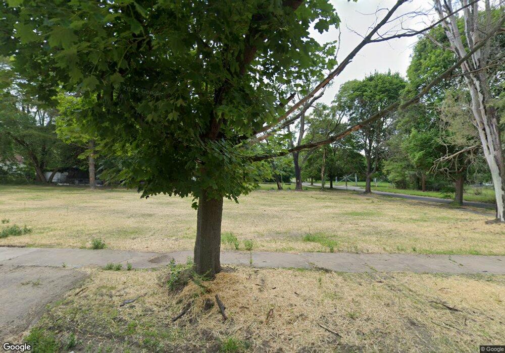 1602 Dakota Ave, Flint, MI 48506 - photo 1