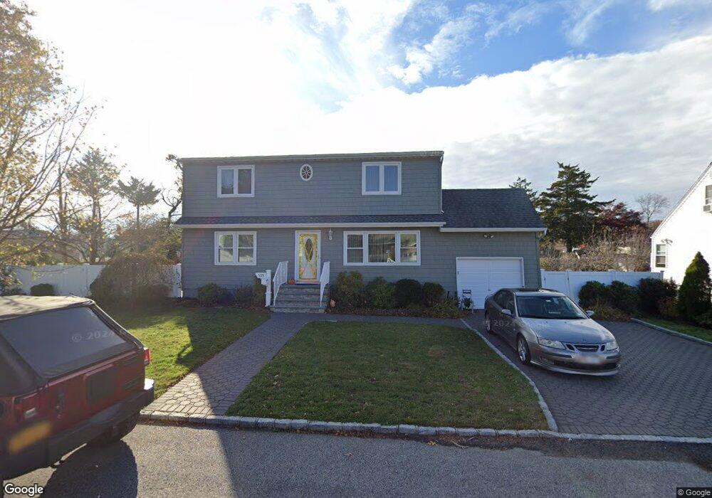 529 S 7th St, Lindenhurst, NY 11757 - photo 1