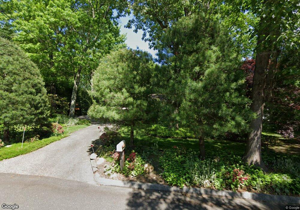 49 Broadview Dr, ComMacK, NY 11725 - photo 1