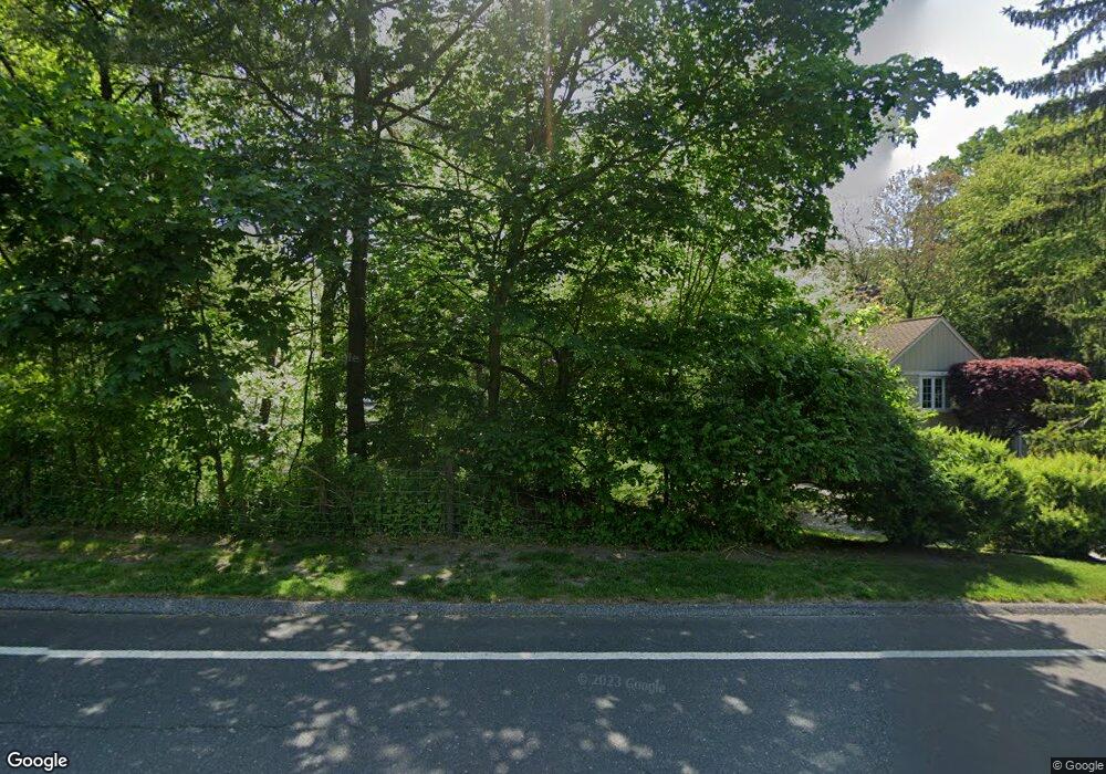 196 Weaver St, Greenwich, CT 06831 - photo 1