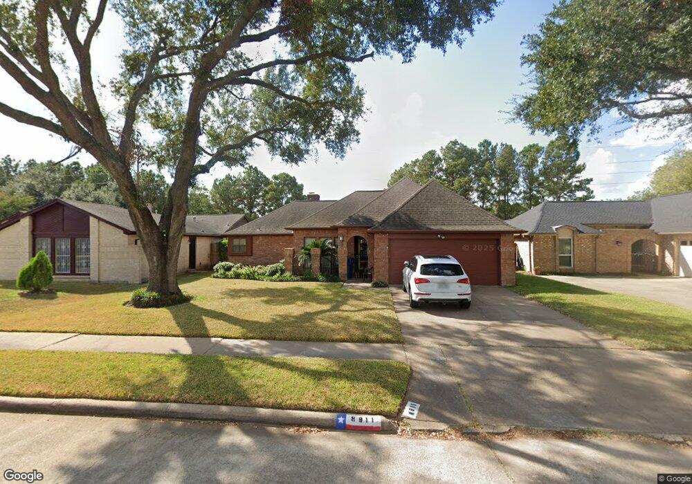 8911 Saratoga Forest Dr, Houston, TX 77088 - photo 1
