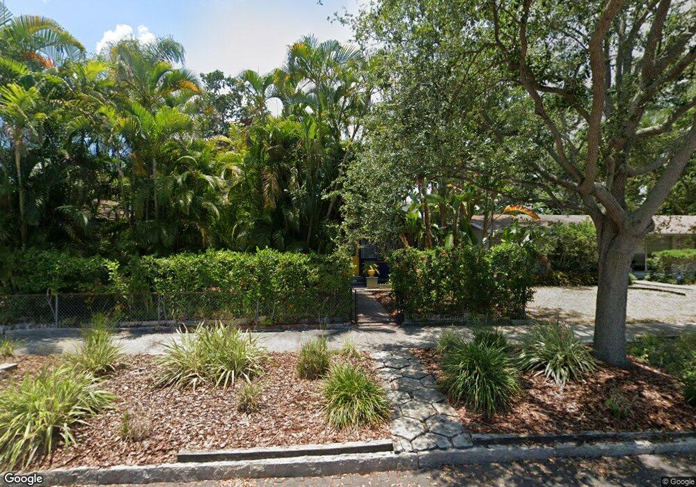 934 Jackson St N, Saint Petersburg, FL 33705 - photo 1