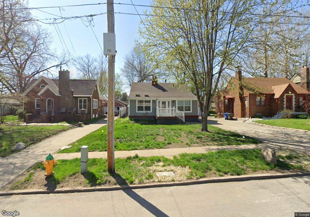 2118 40th Place, Des Moines, IA 50310 - photo 1