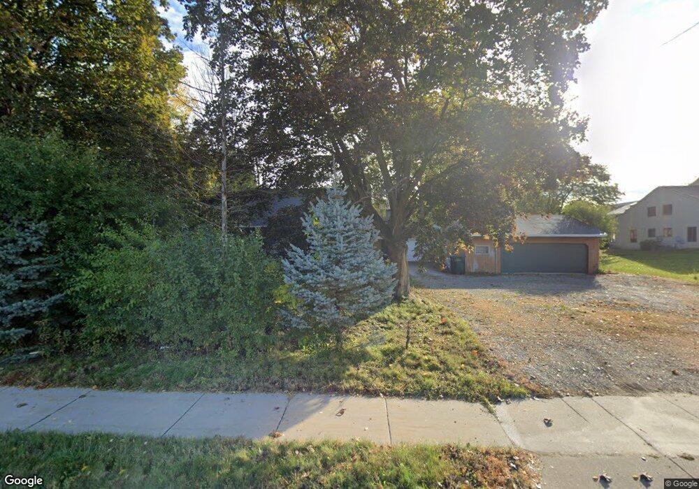 2108 N Lynndale Dr, Appleton, WI 54914 - photo 1