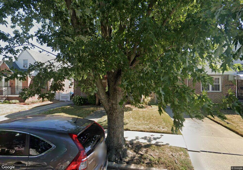 5609 187th St, Fresh Meadows, NY 11365 - photo 1