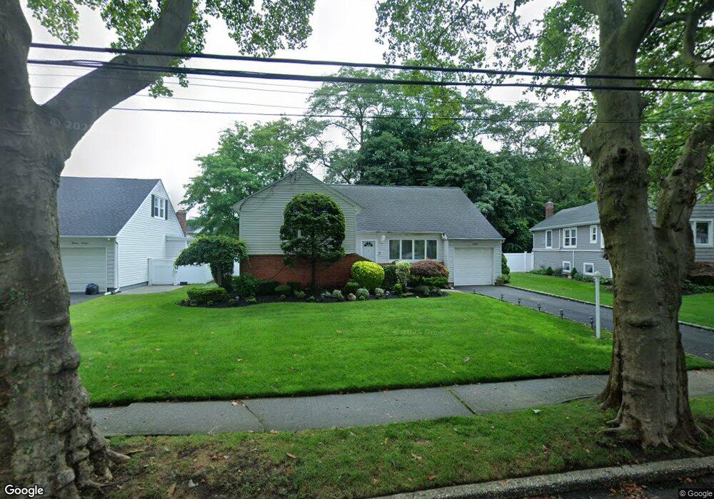 1110 Melissa Ln, North Bellmore, NY 11710 - photo 1