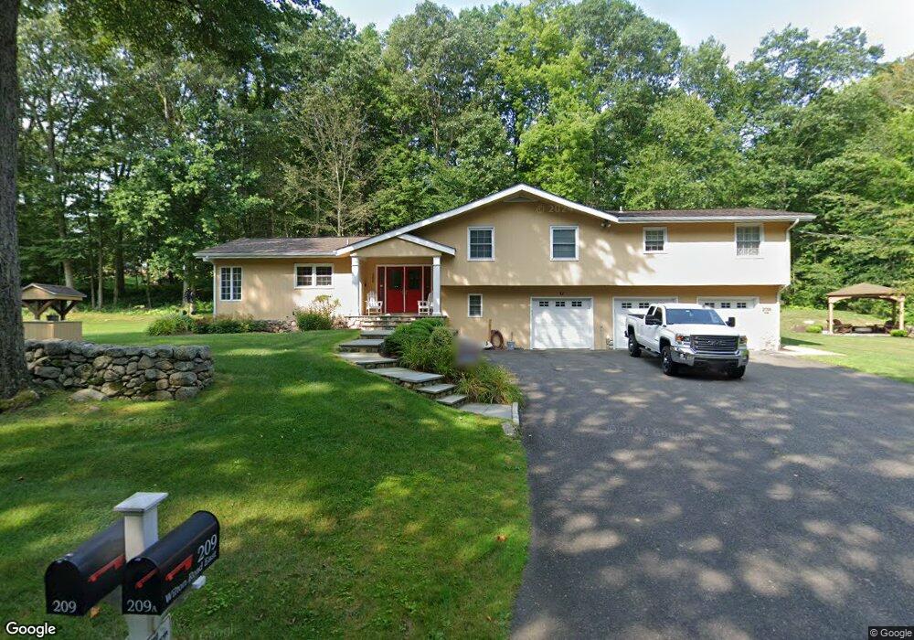 209 Wilton Rd E, Ridgefield, CT 06877 - photo 1