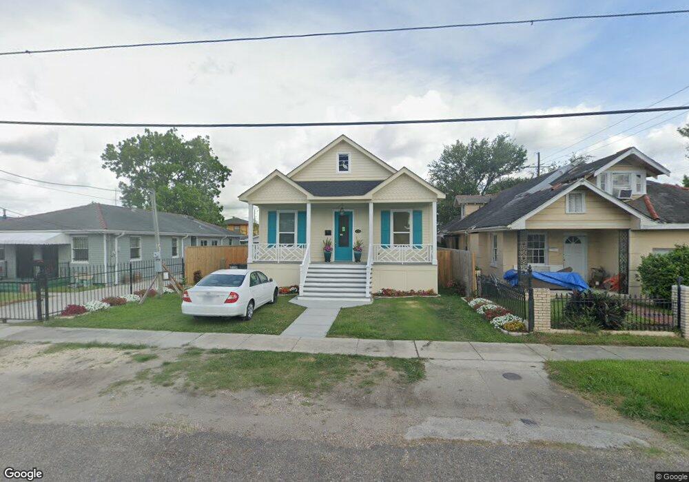 2828 Mistletoe St, New Orleans, LA 70118 - photo 1